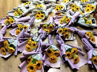 Bó hoa hướng dương vàng