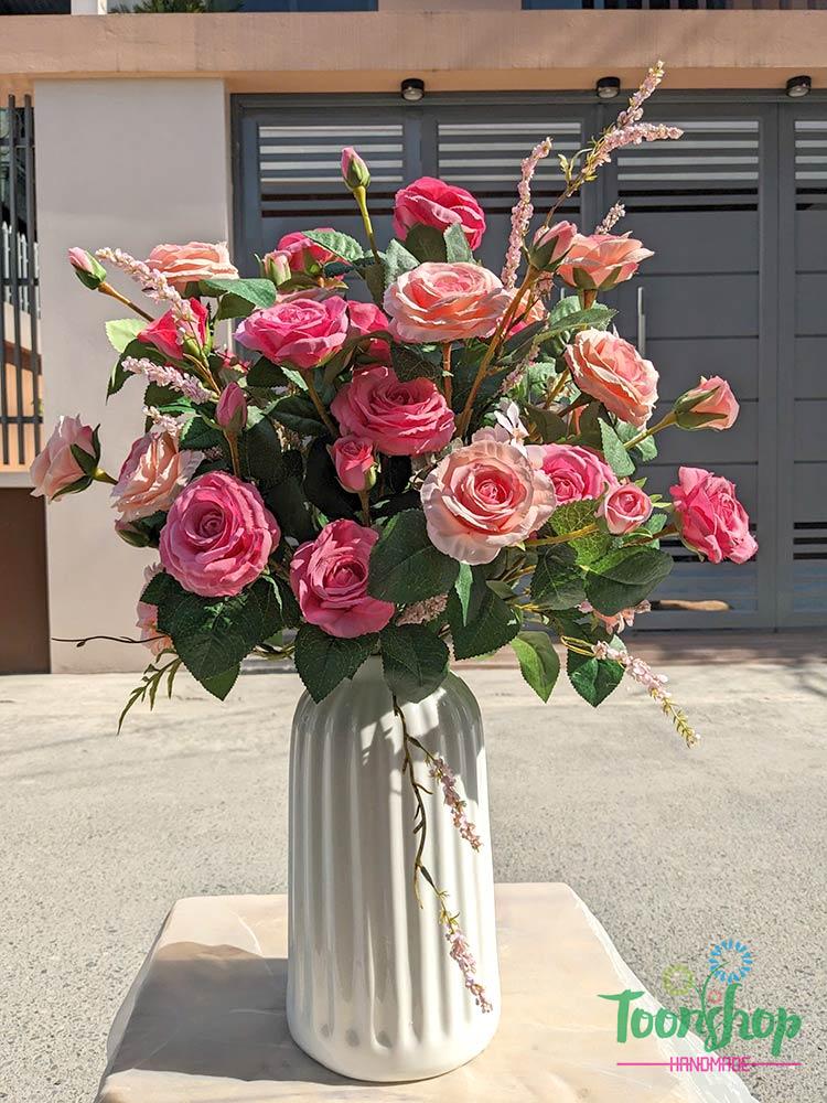 Bình hoa hồng lụa để bàn giáo viên, bàn ăn, kệ tivi