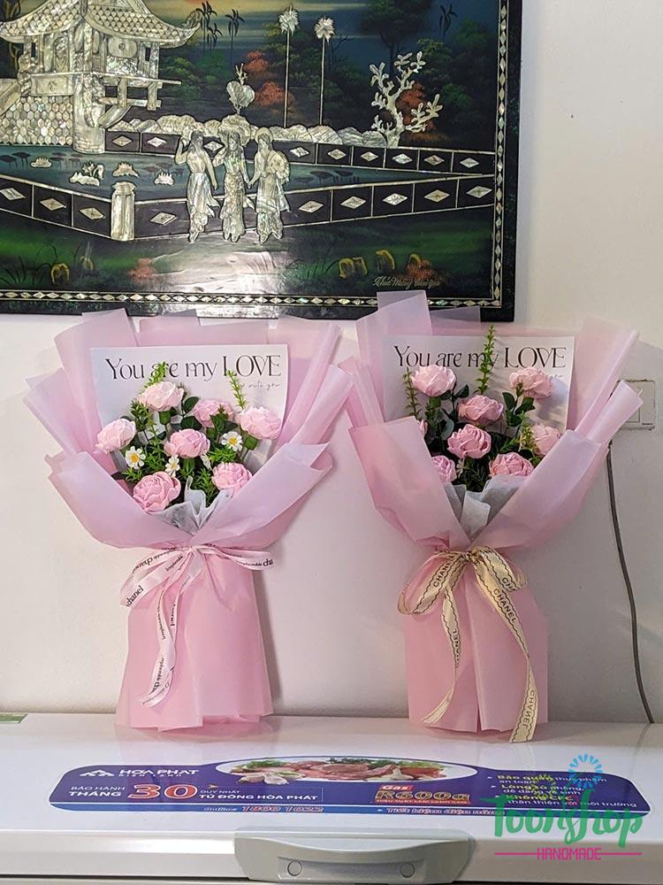 Bó hoa chất liệu giấy nhún