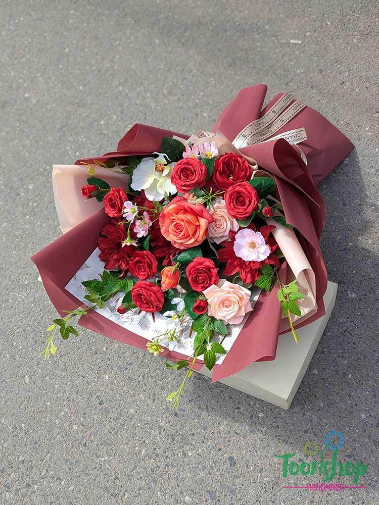 Bó hoa lụa cao cấp mẫu mới tone màu đỏ