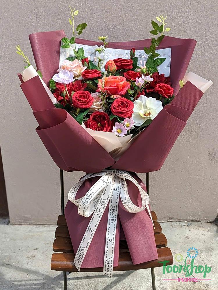 bó hoa lụa cao cấp tone màu đỏ