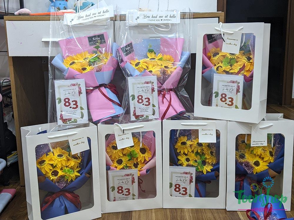 Bó hướng dương 5 bông kèm túi và thiệp