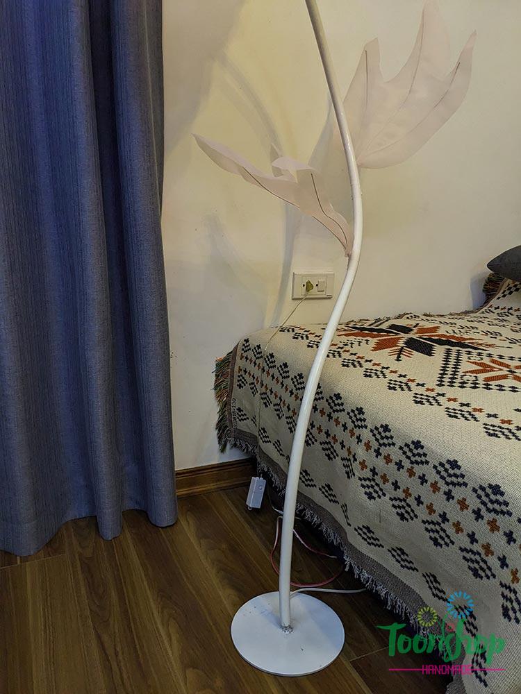 đế cây hoa voan là khối kim loại tròn