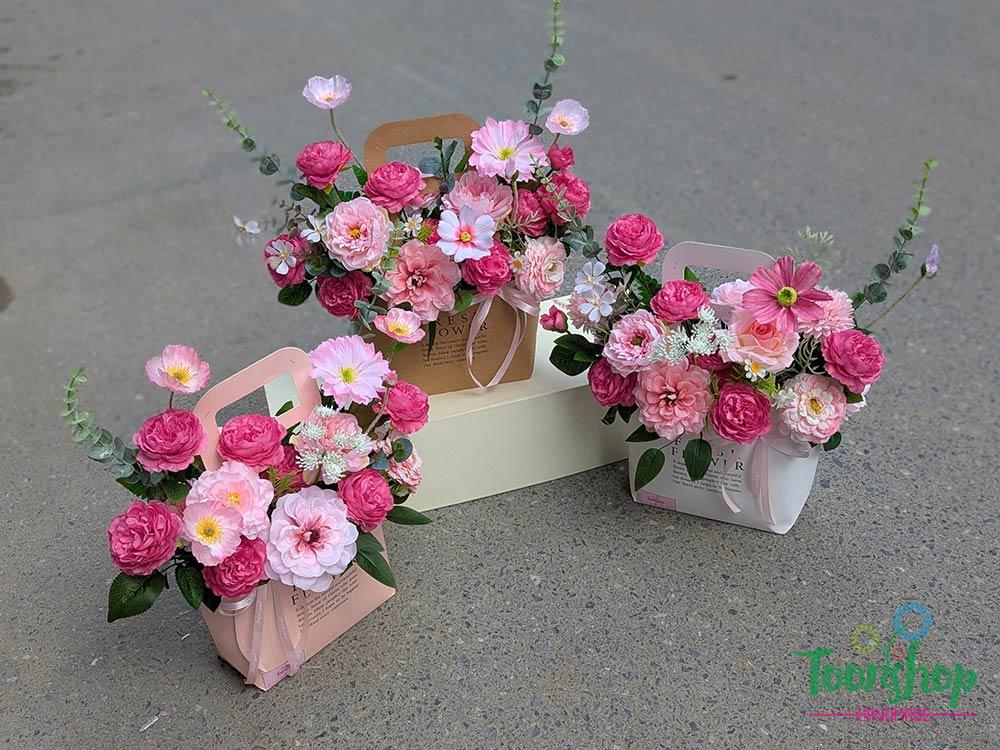 Giỏ hoa hiện đại tone màu hồng