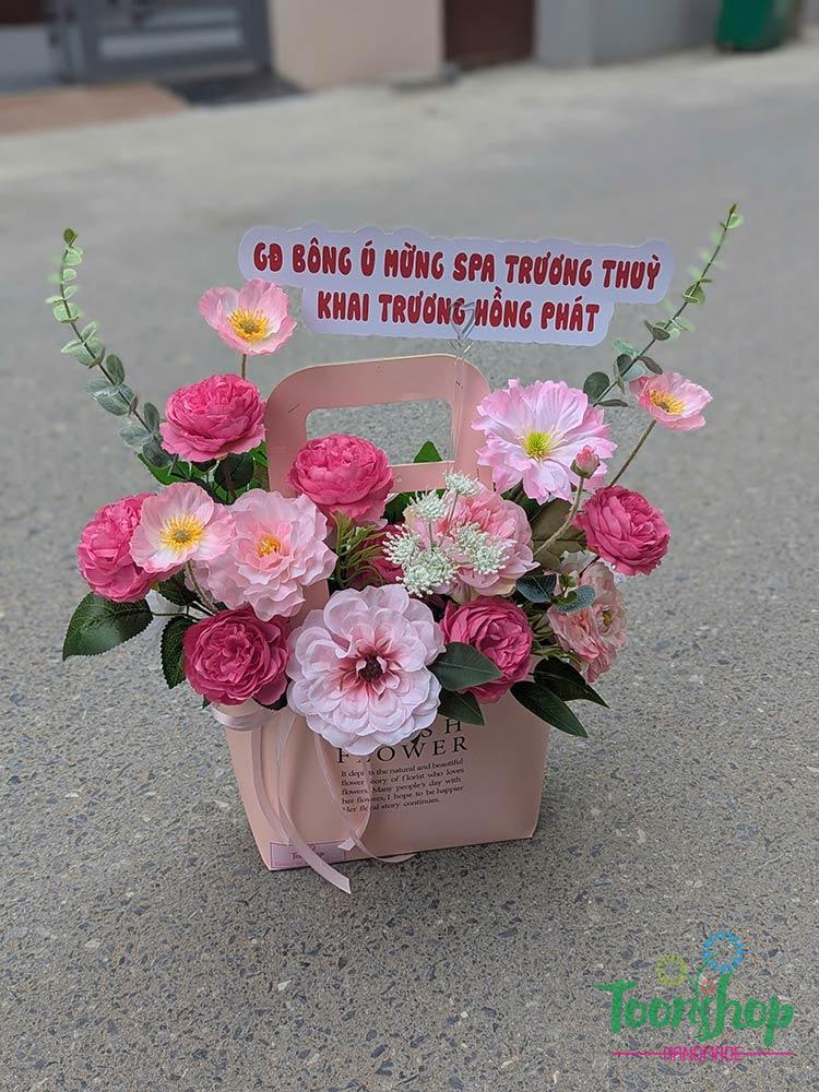 Giỏ hoa hiện đại có quai xách tone hồng