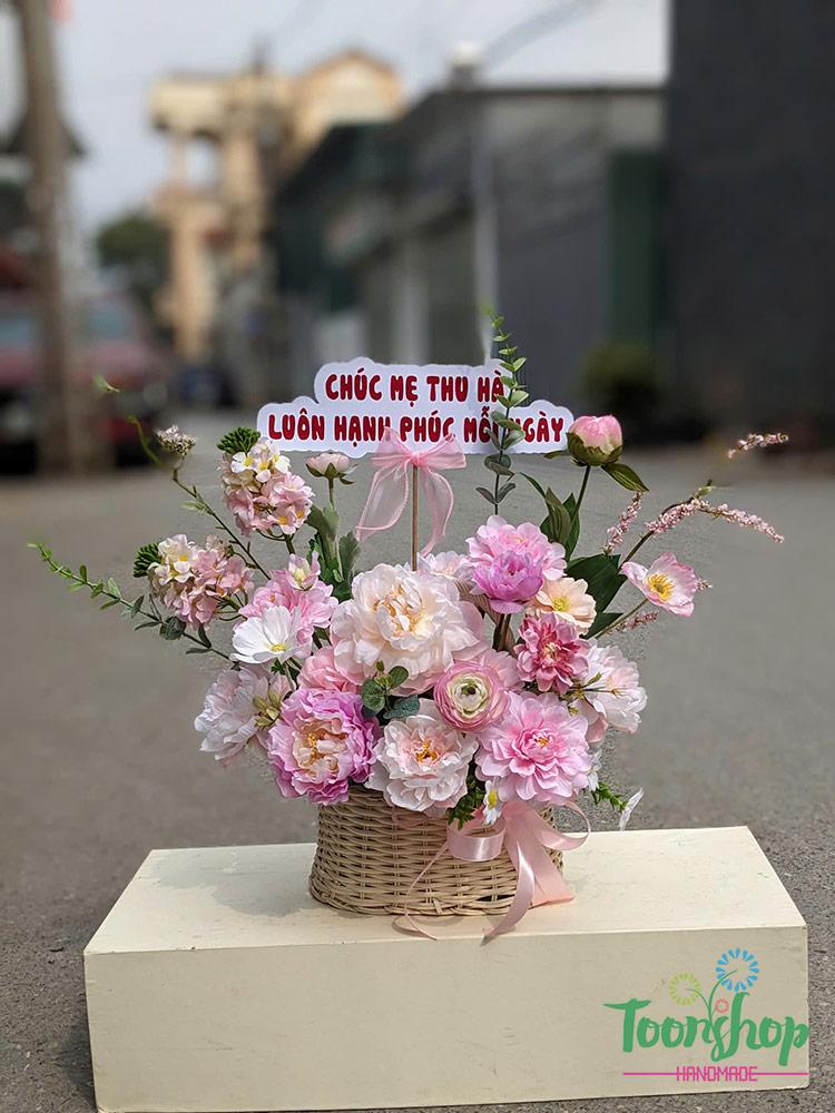 Giỏ hoa đẹp cỡ vừa màu hồng chất liệu hoa lụa cao cấp