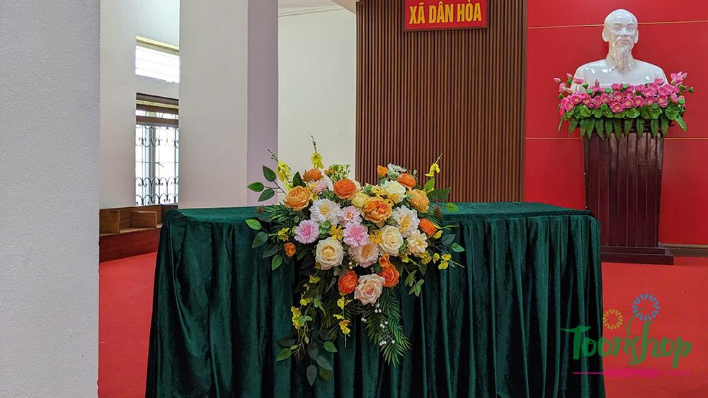 hoa để bàn đại hội đảng