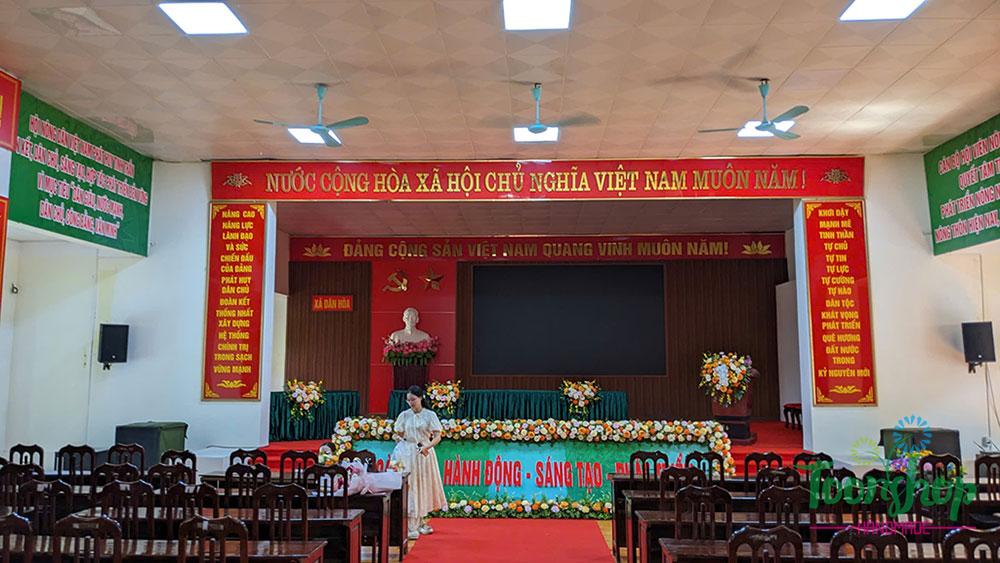 Hoa trang trí bảng hiệu