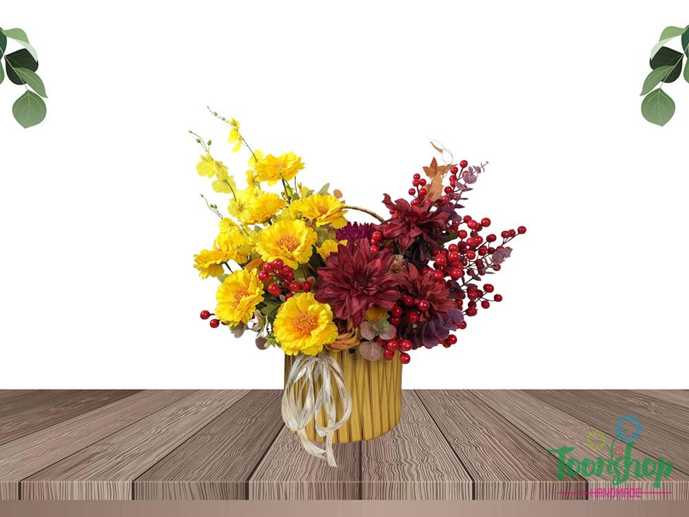Lẵng hoa lụa Cung Hỷ Phát Tài được bầy trên bàn