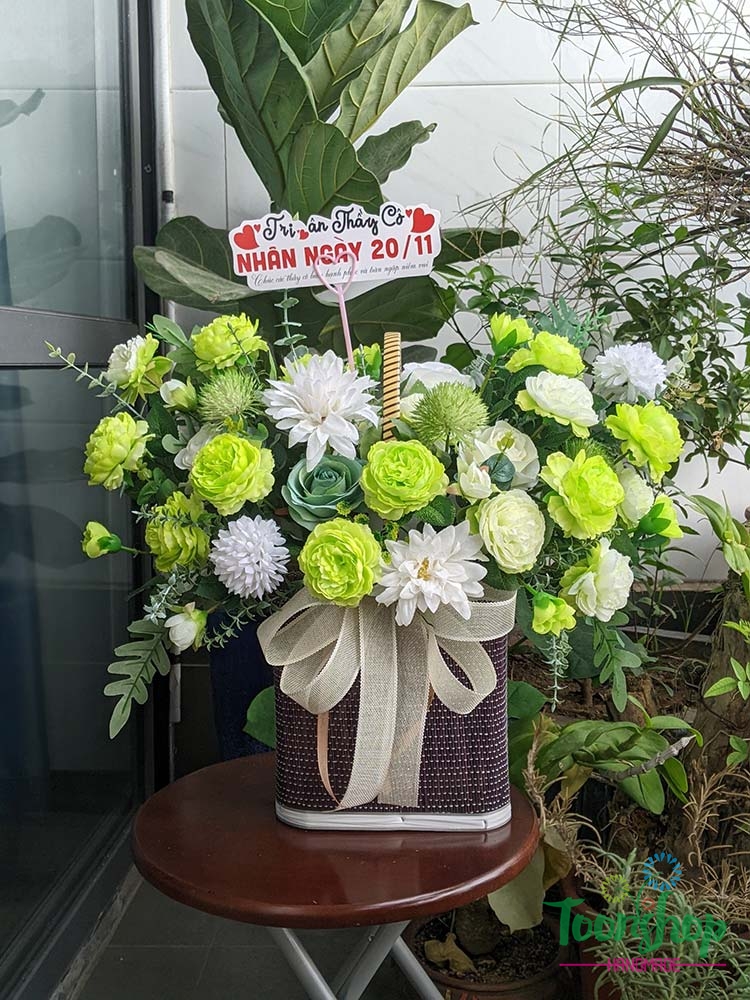 Lẵng hoa lụa tone xanh lá Green Love