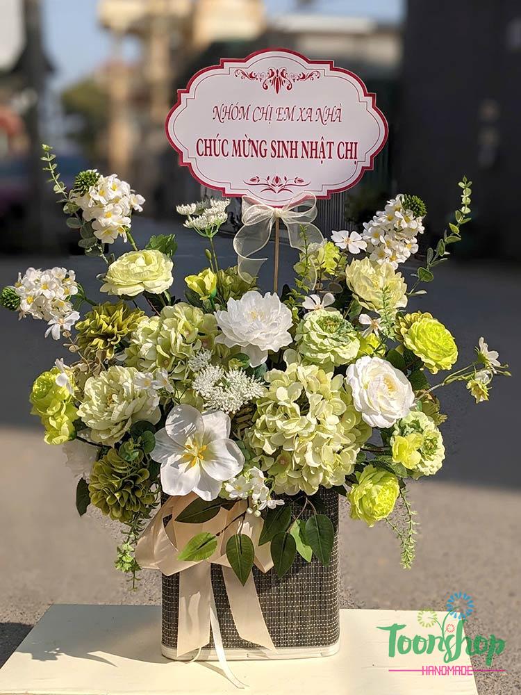lẵng hoa chúc mừng sinh nhật màu xanh lá