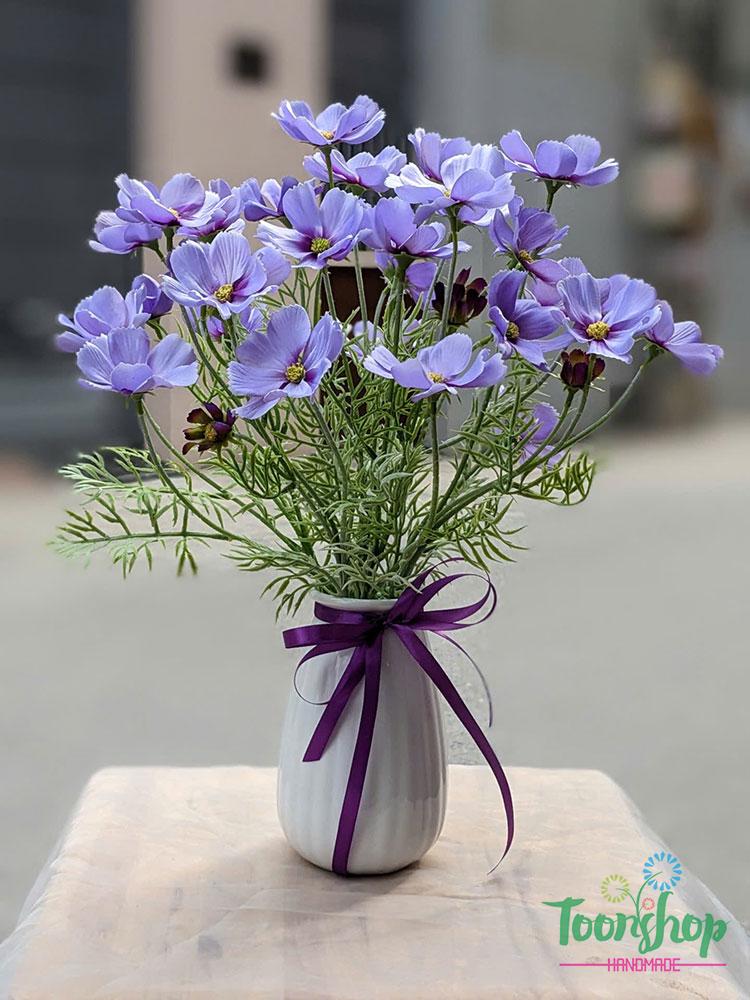 Bình hoa cánh bướm màu tím