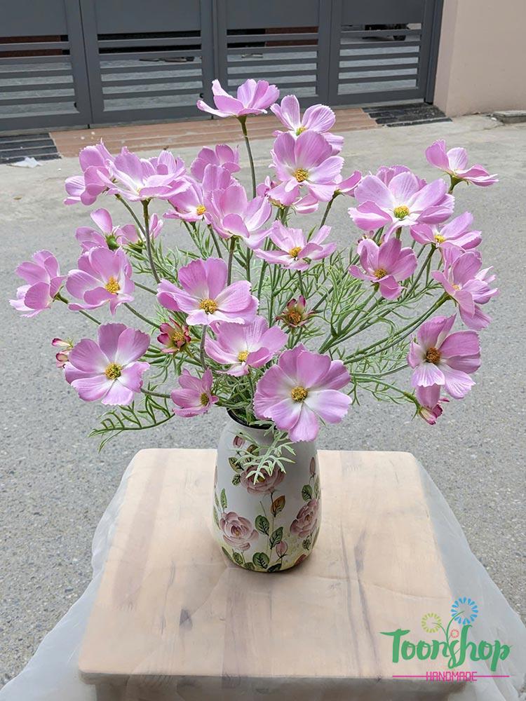 Bình hoa xánh bướm màu hồng