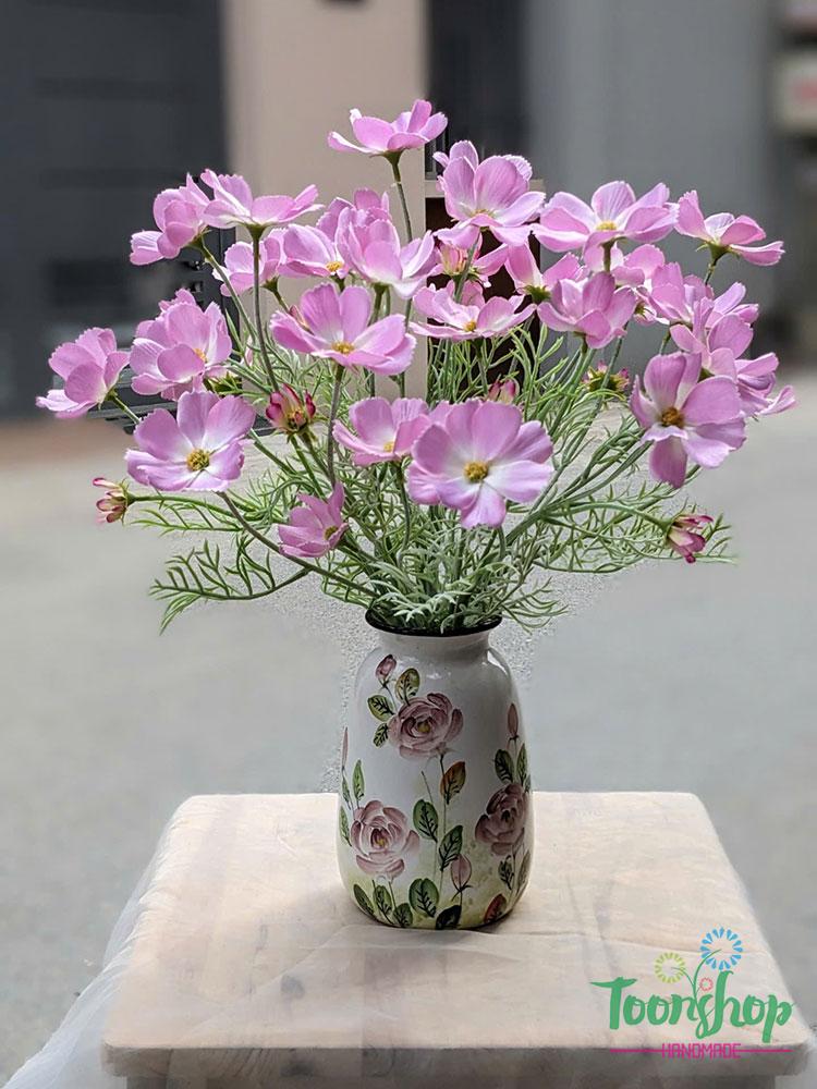 Bình hoa cánh bướm màu hồng