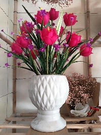 Bình hoa tulip đá màu hồng  đậm 01