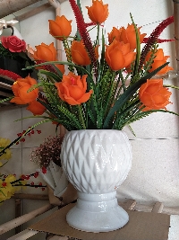 Bình hoa Tulip đá màu cam 01