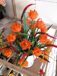 Bình hoa Tulip đá màu cam 02