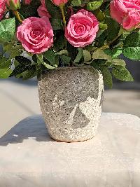 Bình hoa hồng màu hồng chất liệu hoa lụa