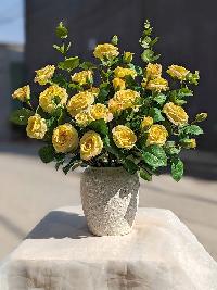 Bình hoa hồng vàng chất liệu hoa lụa