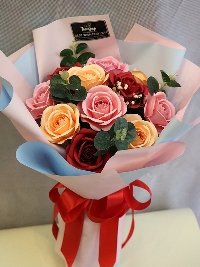 Bó hồng giấy 18 bông Gửi Trọn Niềm Tin 01