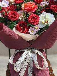 Bó hoa lụa cao cấp mẫu mới tone màu đỏ