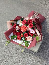 Bó hoa lụa cao cấp mẫu mới tone màu đỏ