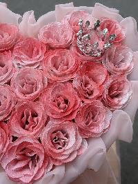 Bó hoa nhũ hình trái tim 28 bông màu hồng loang