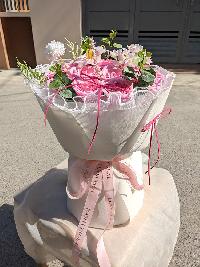 Bó hoa sáp tặng người yêu màu hồng