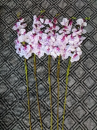 Cành lan hồ điệp 3 nhánh cánh đốm tím nhụy tím