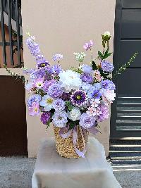 Lẵng hoa chúc mừng khai trương màu tím