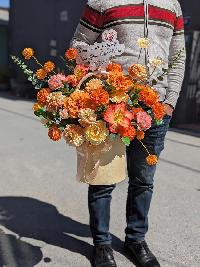 Giỏ hoa lụa khai trương màu cam