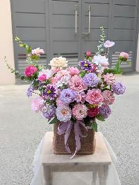 Lẵng hoa lụa mừng khai trương màu hồng mix tím