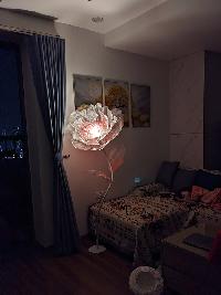Hoa trang trí phòng khách, phòng ngủ có đèn led