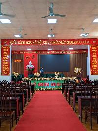 Hoa trang trí bảng hiệu sự kiện