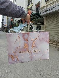 Hộp hoa mi ca trong suốt kèm quà tặng