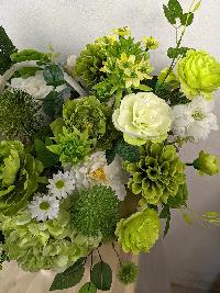 Lẵng hoa lụa màu xanh cốm