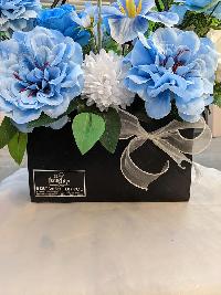 Lẵng hoa nhỏ để bàn màu xanh dương