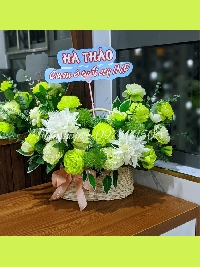 Lẵng hoa lụa tone xanh lá cỡ vừa