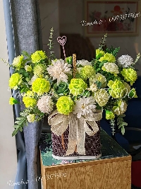 Lẵng hoa lụa tone xanh lá Green Love