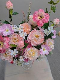 Lọ hoa lụa đẹp bày kệ tivi