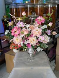 Lọ hoa lụa đẹp bày kệ tivi