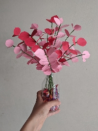 Lọ cành lá mùa thu màu hồng đỏ 01