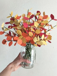 Lọ cành lá mùa thu vàng đỏ 02