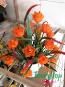 Bình hoa Tulip đá màu cam 02