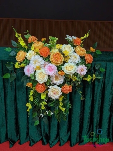 Hoa để bàn đại biểu