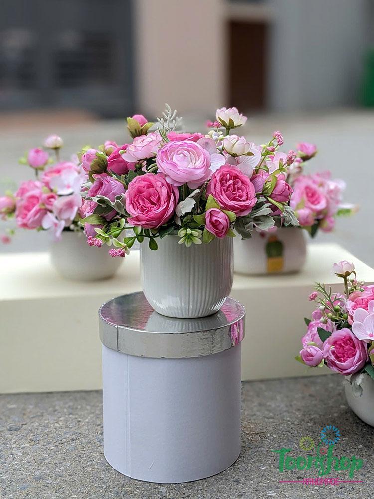 Bình hoa để bàn chất liệu hoa lua