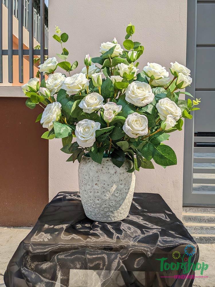 Bình hoa hồng màu trắng chất liệu hoa lụa cao cấp
