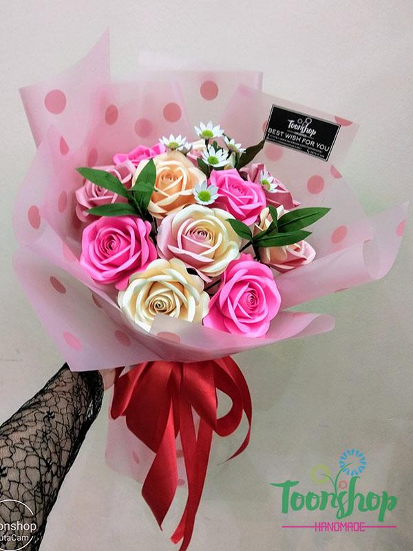 Bó hoa hồng giấy thơ ngây tình hồng