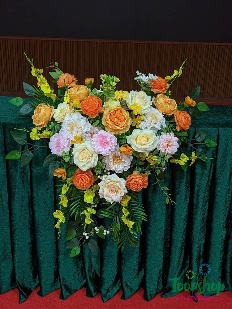 Hoa để bàn đại biểu