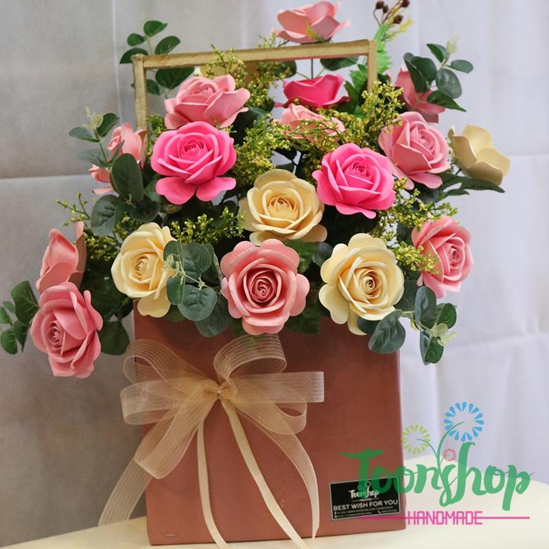 Lẵng hoa hồng giấy gửi trao yêu thượng